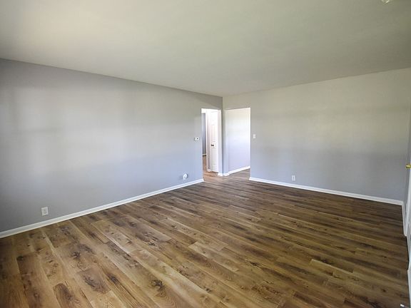 2nd image of 480 N Main St