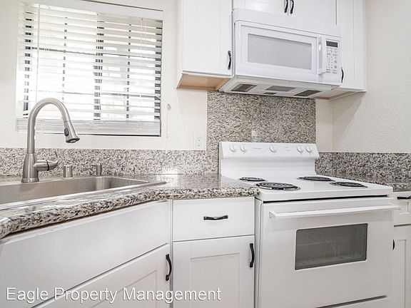5th image of 7441 Auburn Oaks Ct APT I