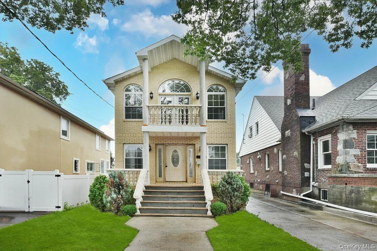 8135 166th Street photo 1