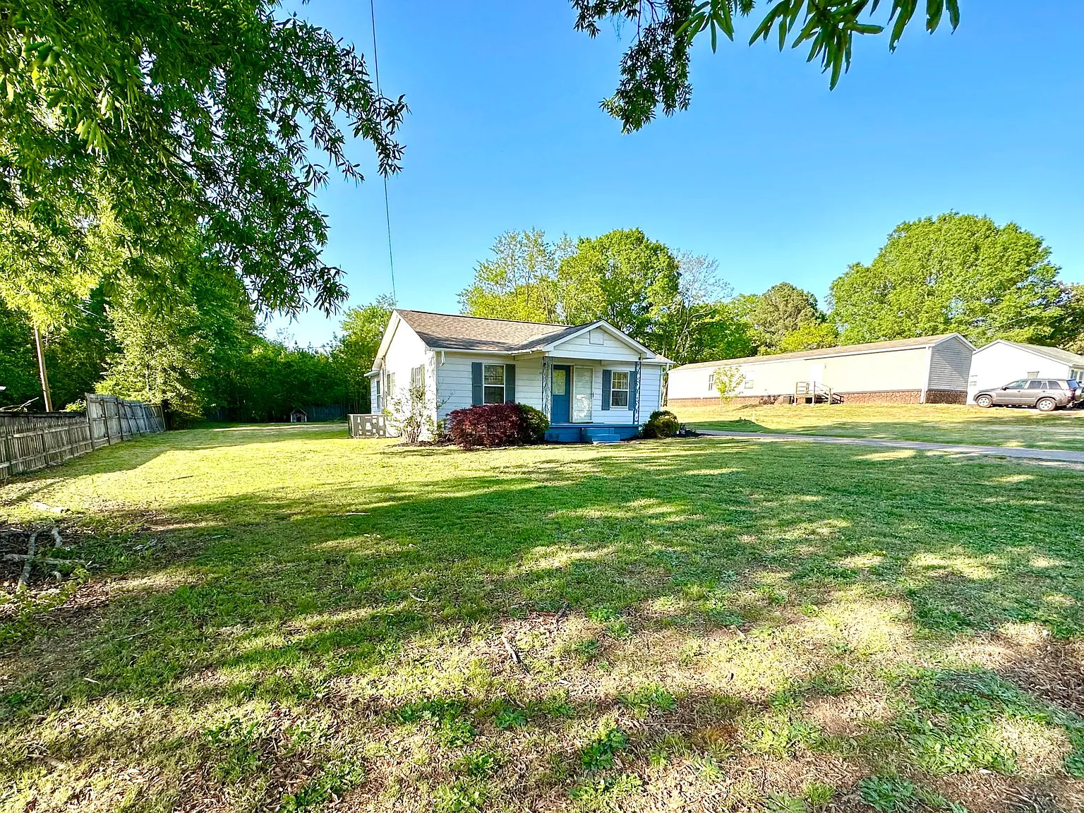 3 bed, 1116 sqft, $1,400 — Photo 2