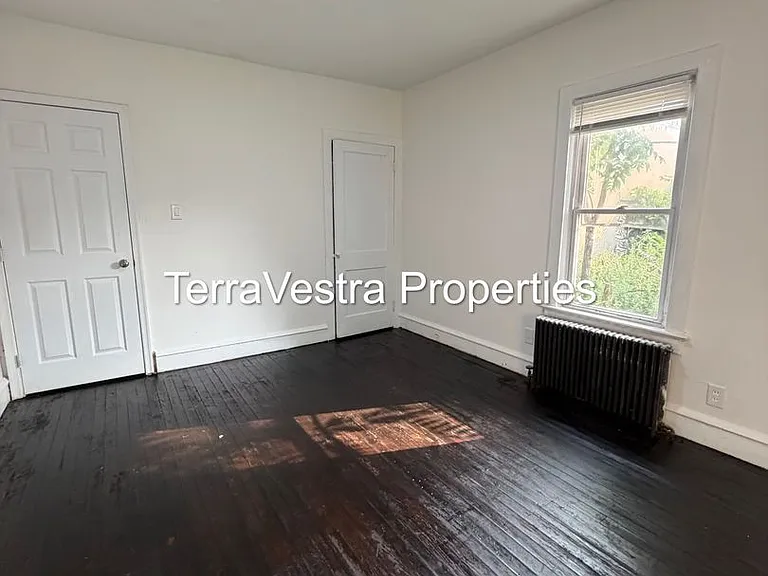 424 W Broad Street — Photo 18