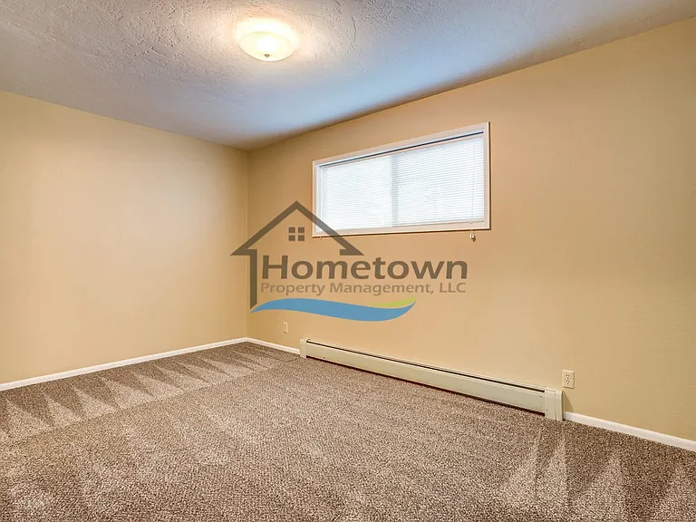 2432 & 2433 E Stowe Ct — Photo 39