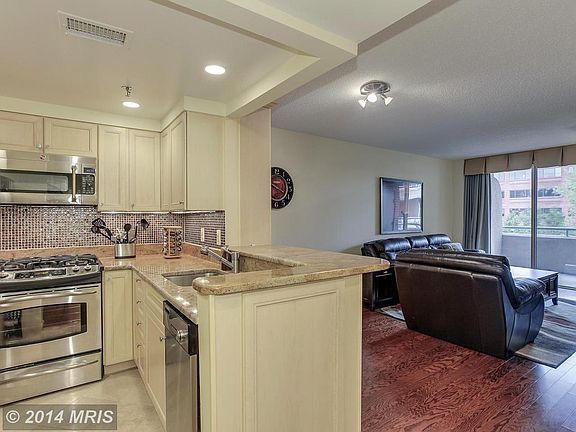 5th image of 4808 Moorland Ln APT 402