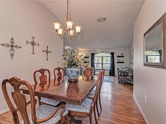 4th image of 5571 Bent Oak Dr
