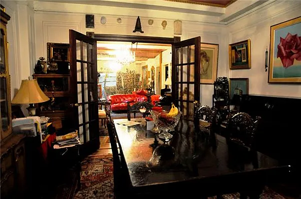 Sold by R New York | media 10