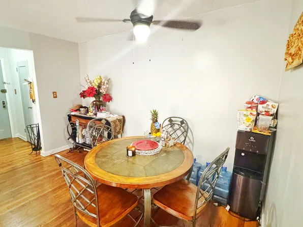 2705 Kings Highway image 6 of 20