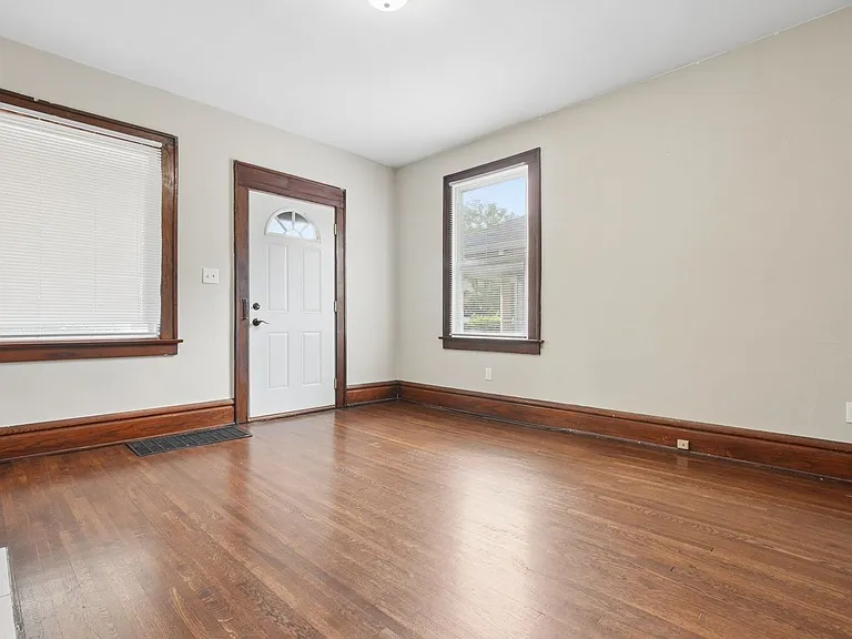 1151-1153 Wilson Ave #1153 — Photo 1