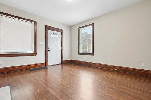 1151-1153 Wilson Ave #1153 Photo 1 1151-1153 Wilson Ave #1153 Photo 1