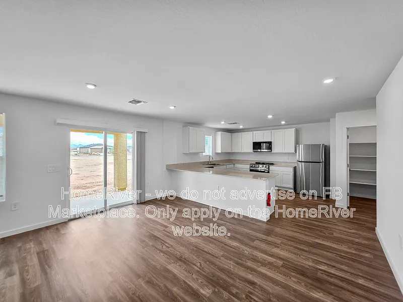 3 bed, 2.0 bath, 1656 sqft, $1,645 — Photo 4