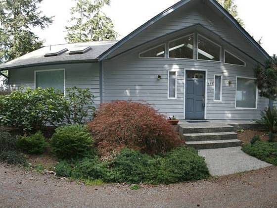 1st image of 443 Pleasant Pl