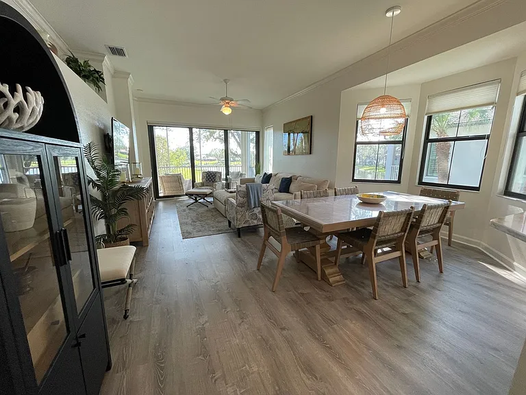 2377 Ravenna Blvd #202 — Photo 13