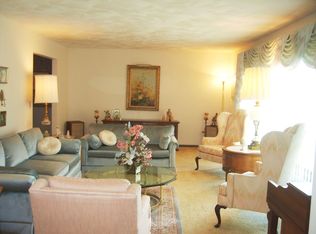 11 London Ln, Endicott, NY 13760