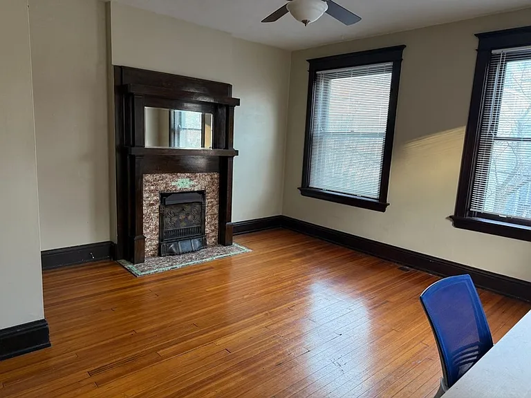 2215 Victor St — Photo 5