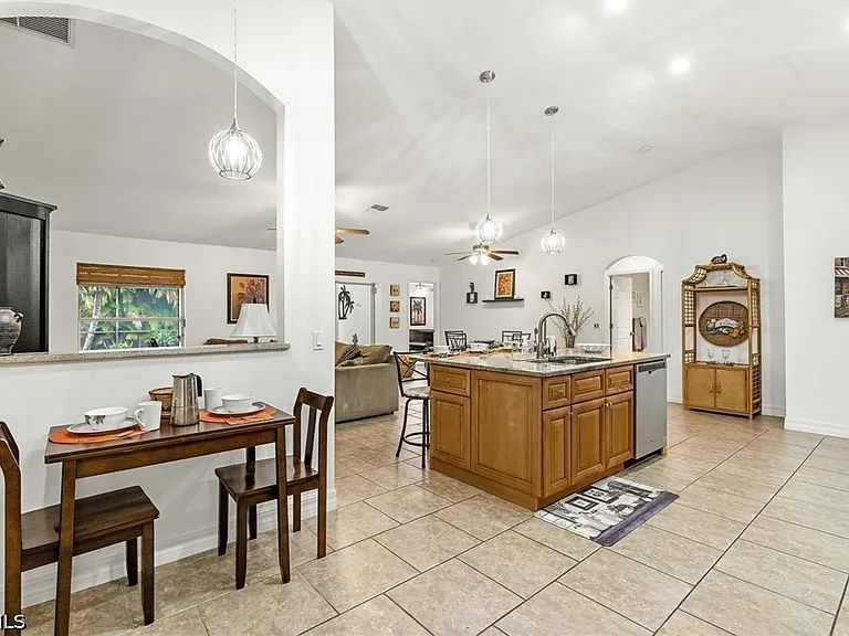 4534 SW 5th Pl — Photo 29