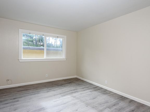 5th image of 2191 Whitman Way APT 17