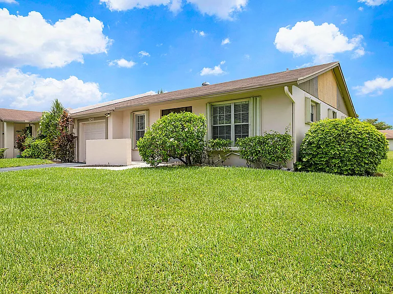 5241 Breadfruit Cir — Photo 43