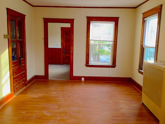 Dining room w/ new laminate floor
