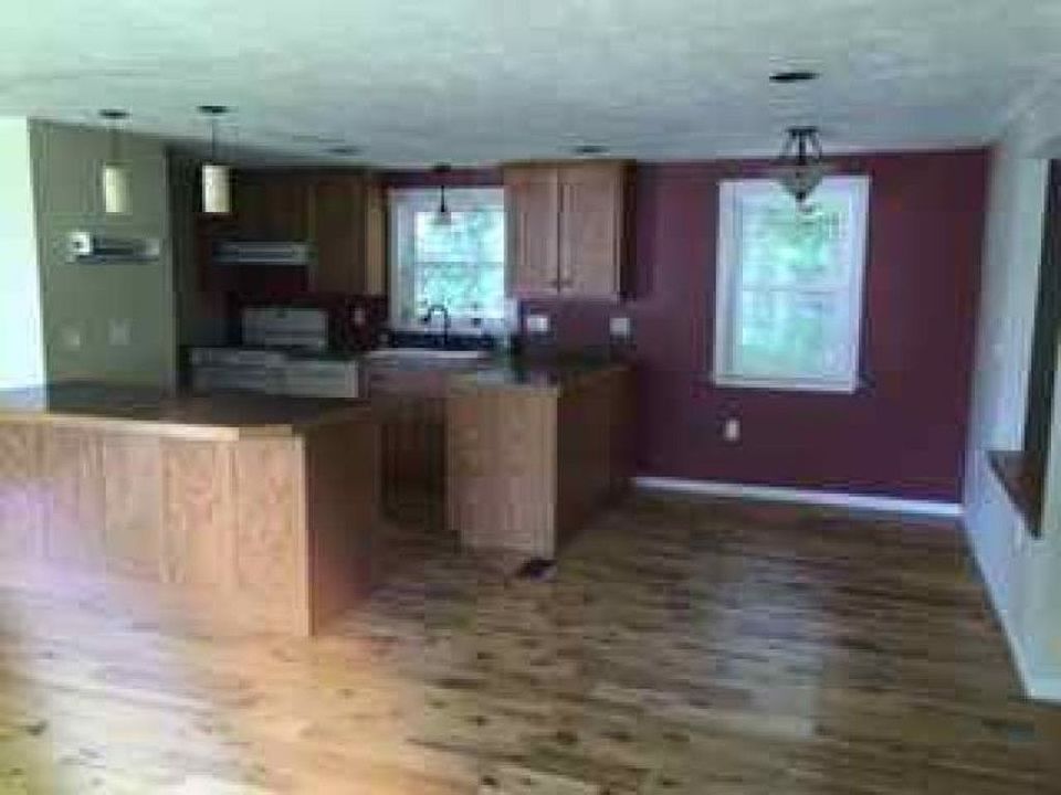 2nd image of 150 Cloe Church St