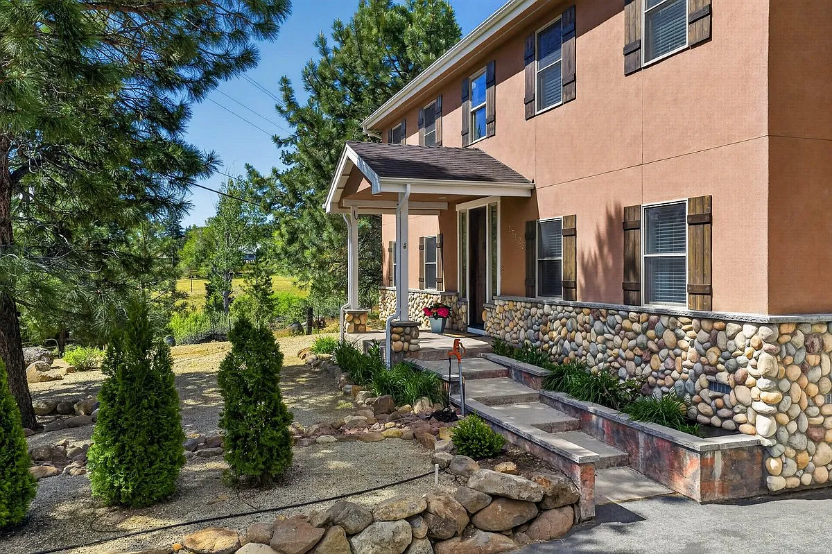 16925 Mount Rose Highway — Photo 3