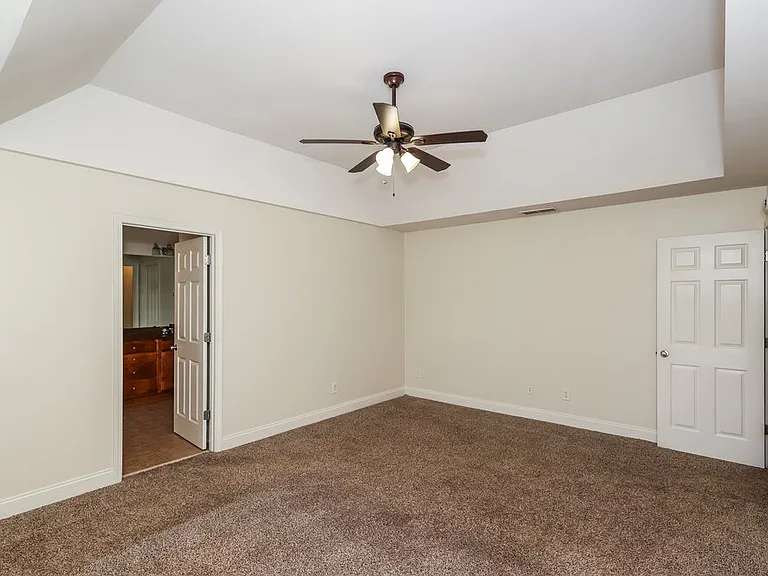 122 The Blvd — Photo 11