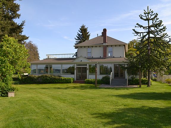 Bluff Estate Setting