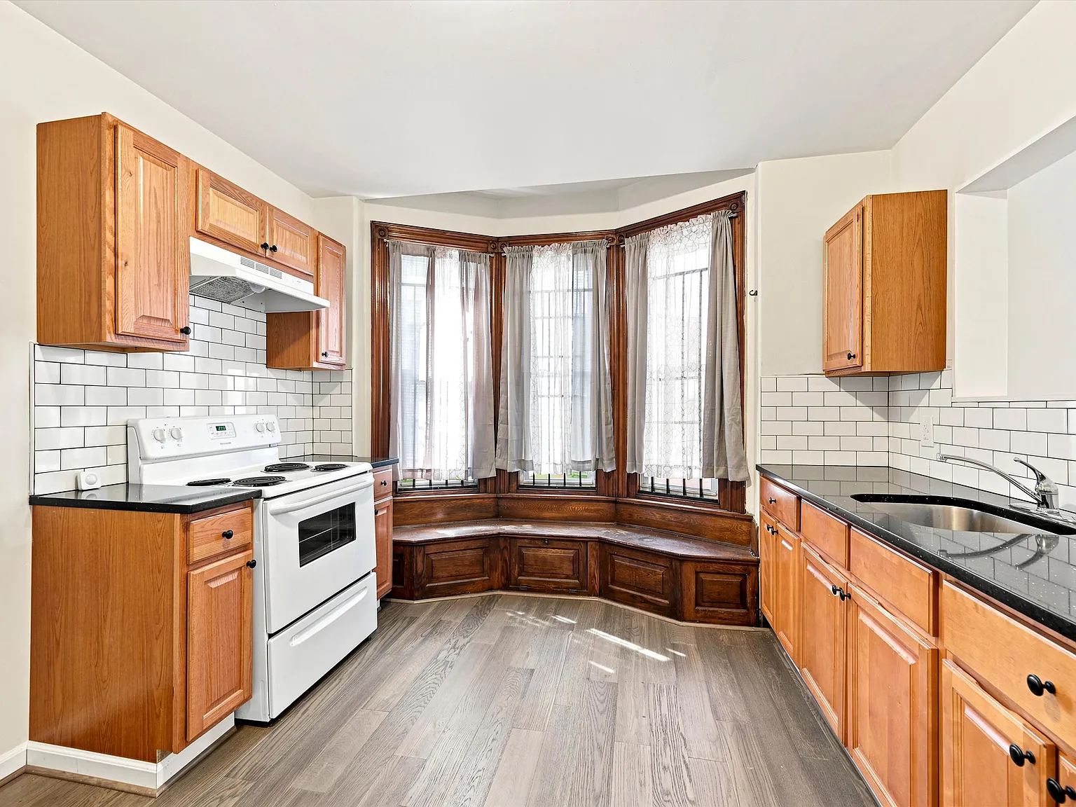 2 bed, 1800 sqft, $1,660 — Photo 3