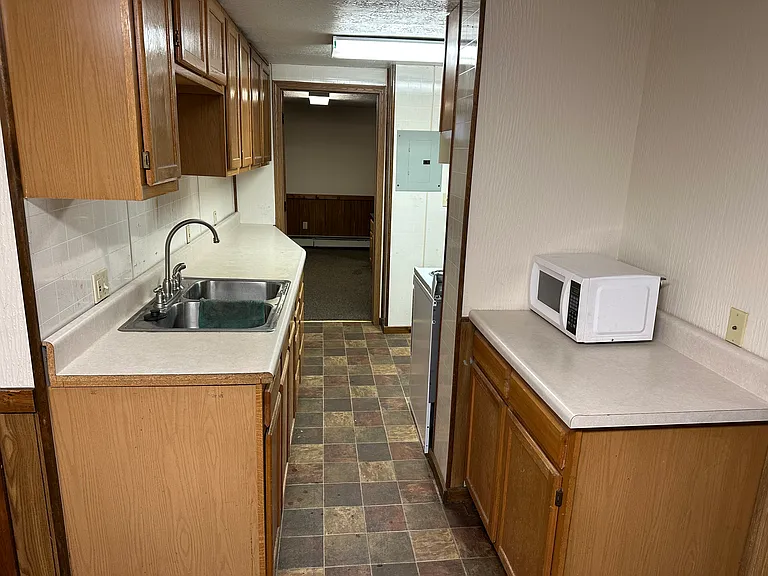 400 Sumner St #1 — Photo 7