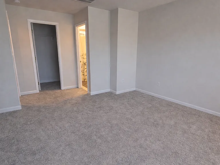 2046 Track Cir — Photo 9