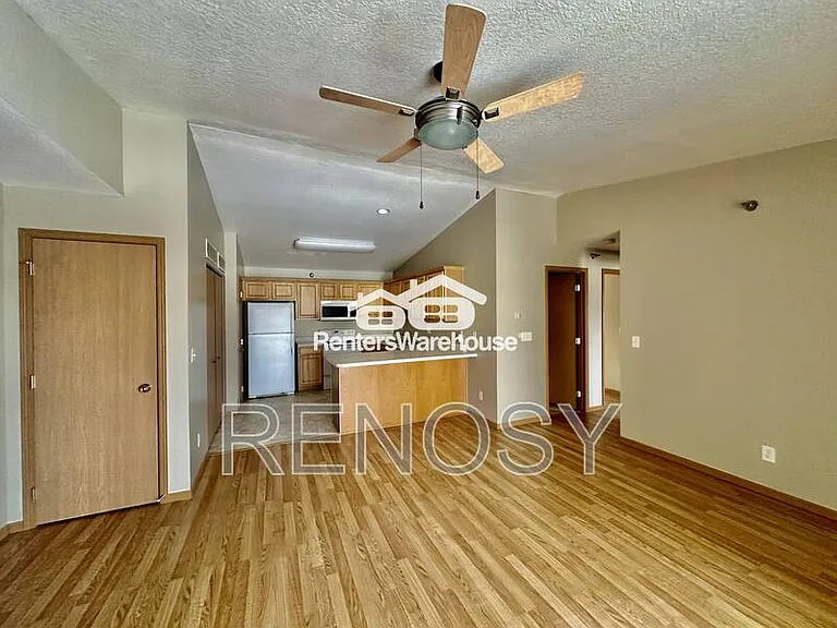 5924 Sutton Pl #10 — Photo 12