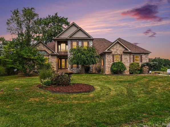 27800 Van Horn Rd, New Boston, MI 48164