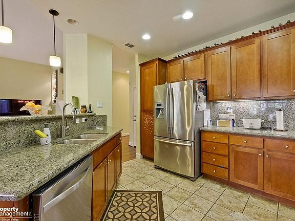 4th image of 462 Norwood Cir