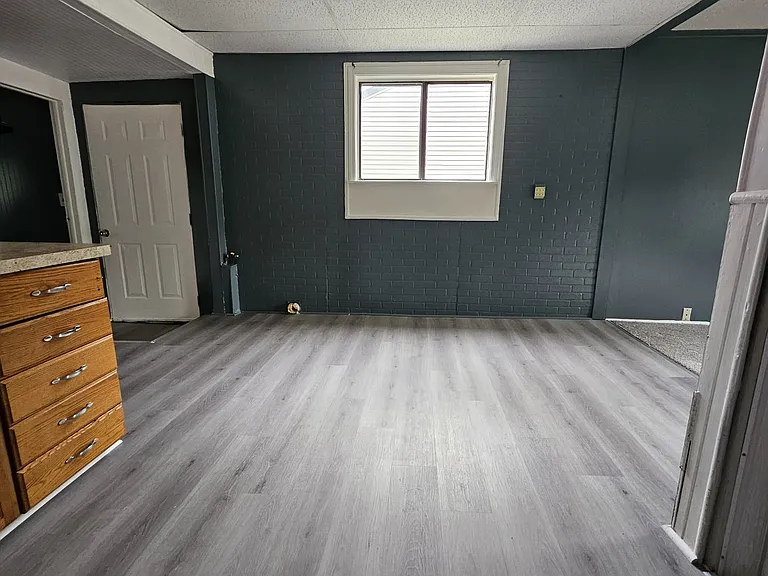17327 Prospect St — Photo 8