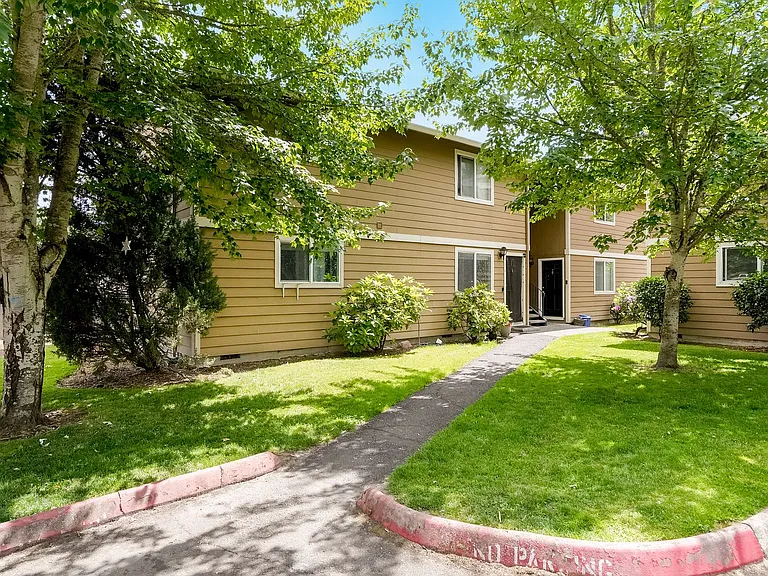 Erin Court Apartments - Call today for a tour ! — Photo 12