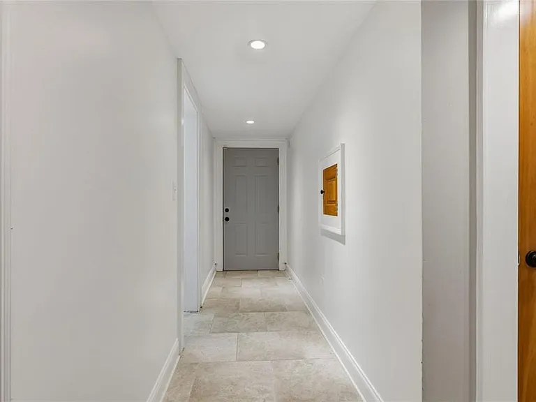 927 Park Ave SE — Photo 40