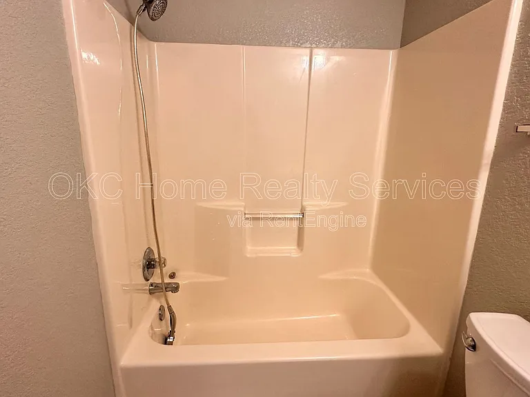 5520 Bush Creek Way — Photo 23