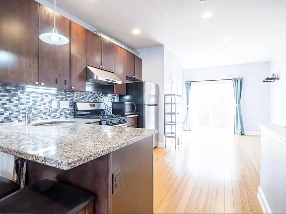 5th image of 421 N 42nd St Unit 2