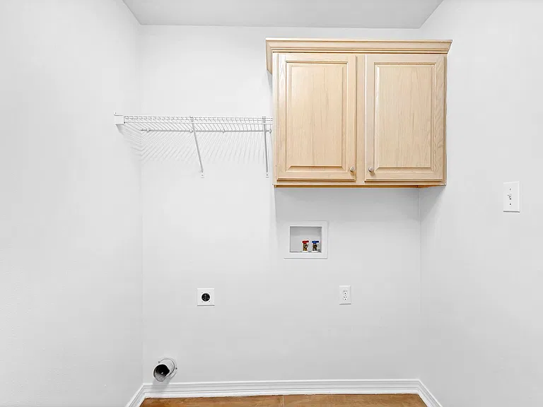 8352 Preakness Ct — Photo 15