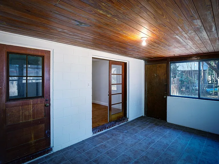 2133 Forest Hills Rd — Photo 12