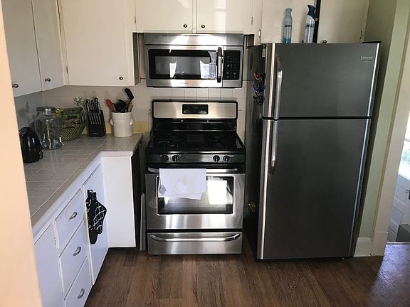 New appliances & plenty of kitchen storage