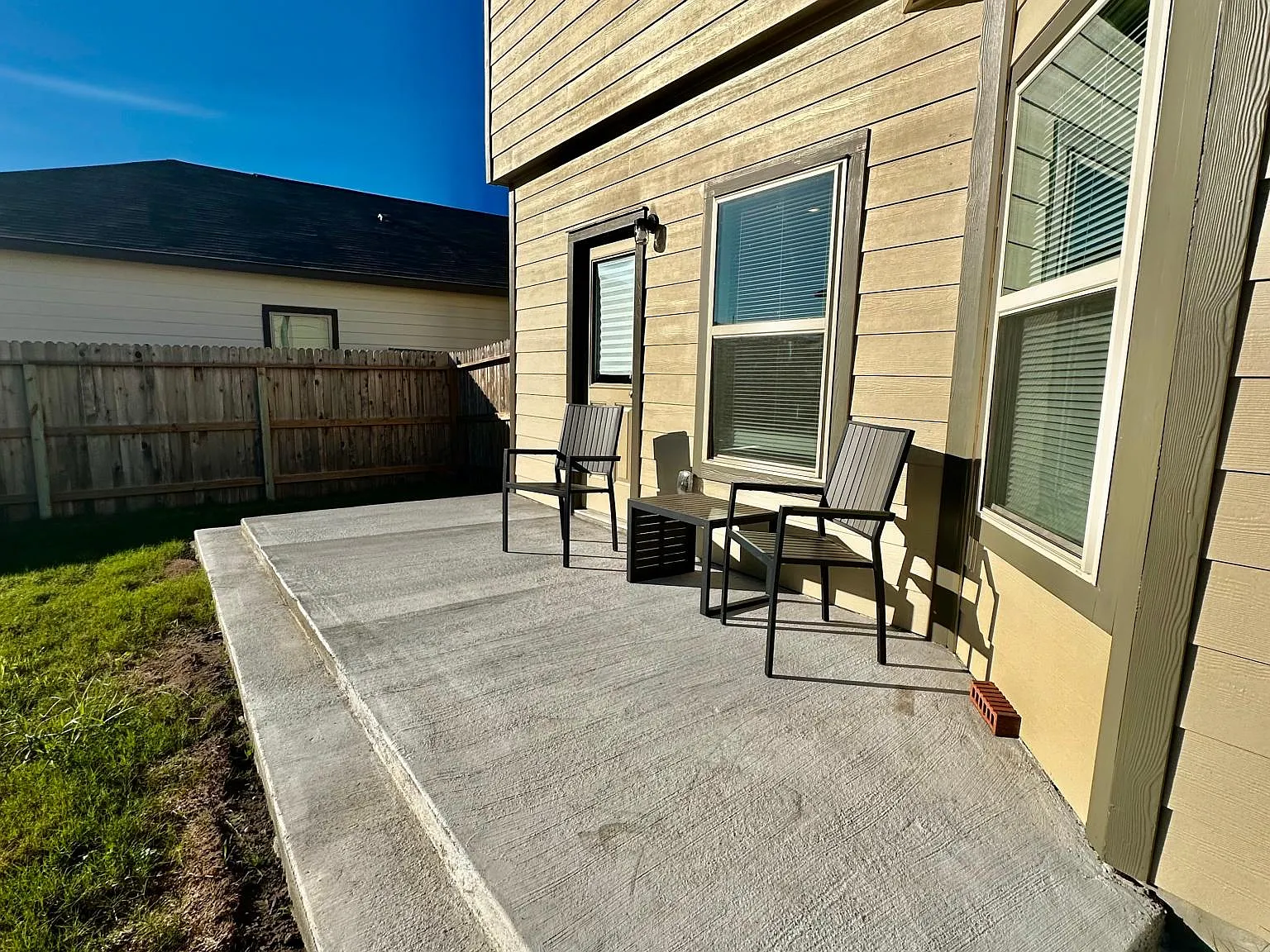 2505 Marty Way — Photo 4