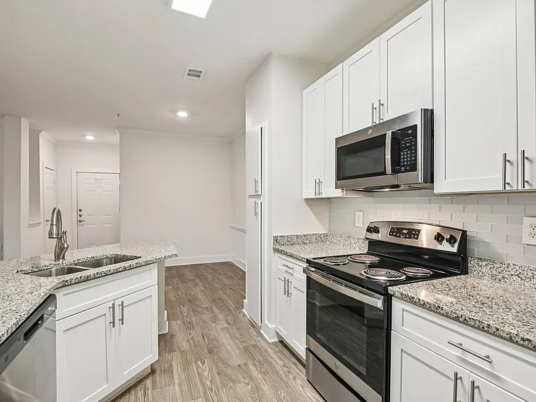Wesley St. James Apartments at Sandy Springs — Photo 7