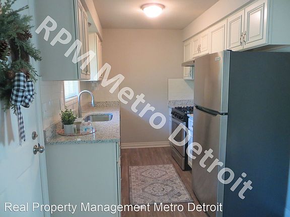 5th image of 36241 Hathaway St APT 1