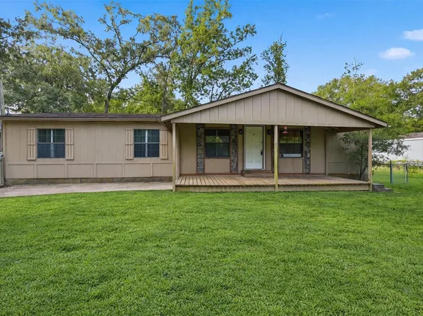 23668 3rd St, New Caney, TX 77357