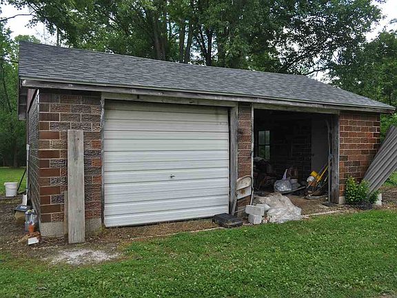 2nd image of 3955 E County Road 500 N