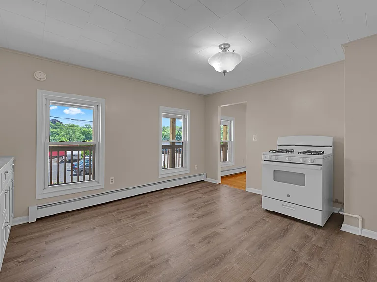 21 Pleasant St #25 — Photo 3