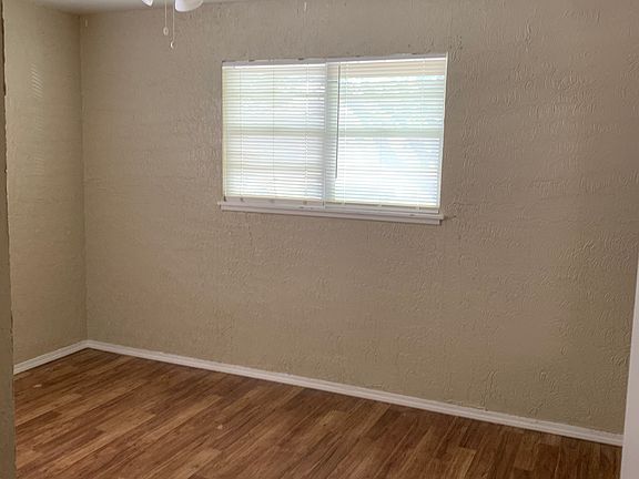 3rd image of 3813 NE 26th Ave