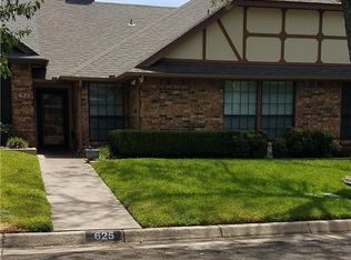625 Windgate Ct, Arlington, TX 76012