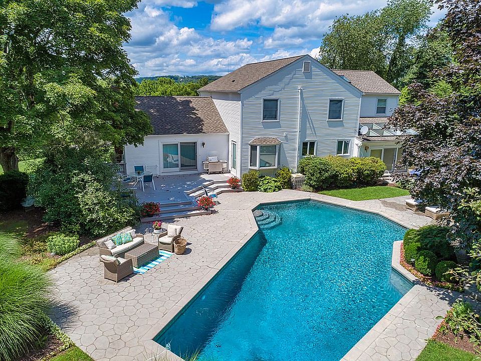 2nd image of 24 Shamrock Dr