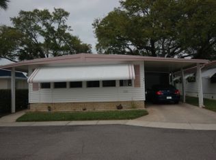 481 Robin Ln, Largo, FL 33770