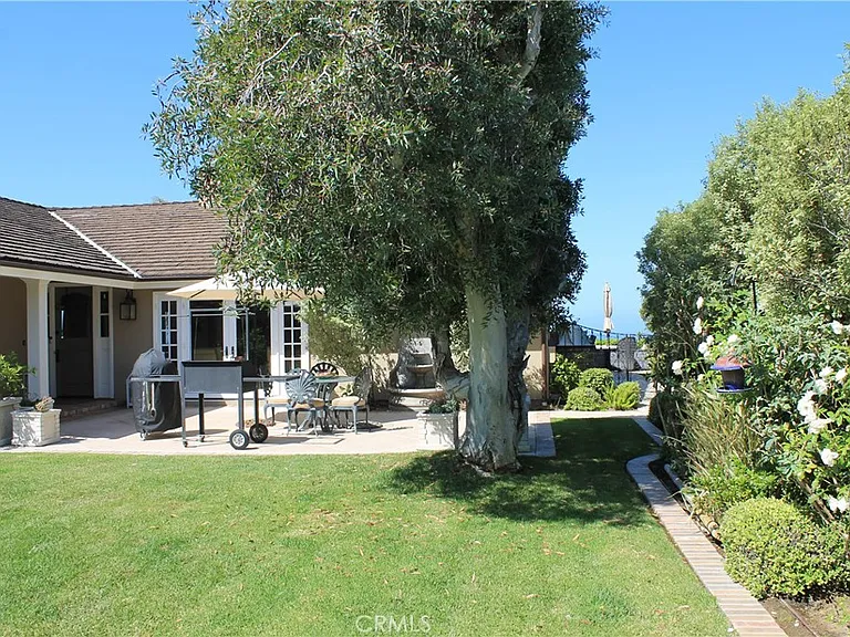 3601 Sausalito Dr — Photo 16
